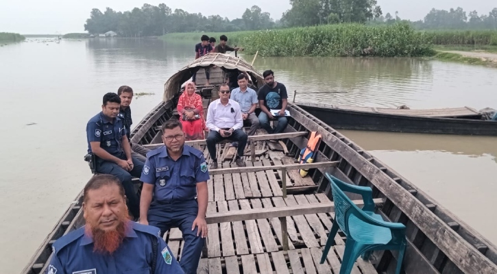 যমুনায় মহালের বাইরে থেকে বালু তোলায় 
ব্যবসায়ীর ৫ লাখ টাকা জরিমানা